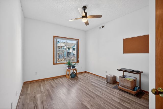 2461 Patricia Drive Bldg E, Urbandale, IA 50322