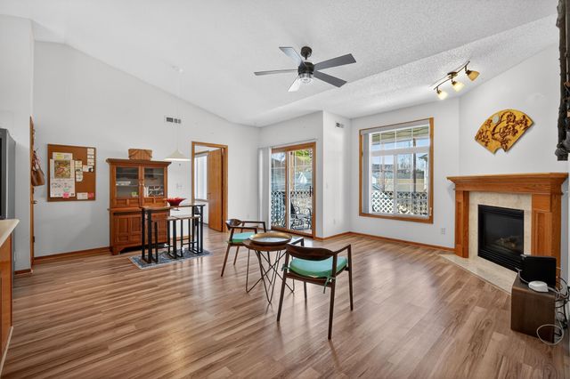 2461 Patricia Drive Bldg E, Urbandale, IA 50322