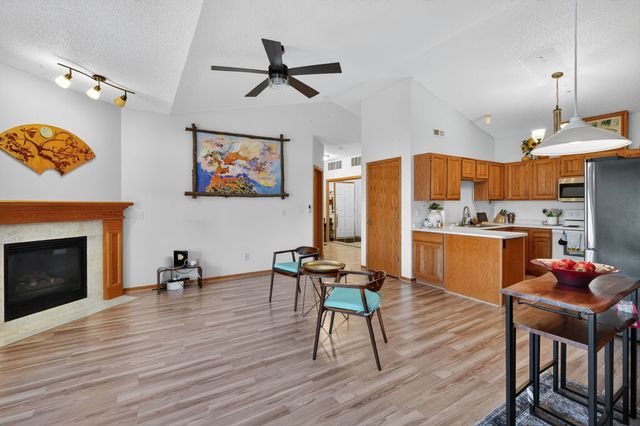 2461 Patricia Drive Bldg E, Urbandale, IA 50322