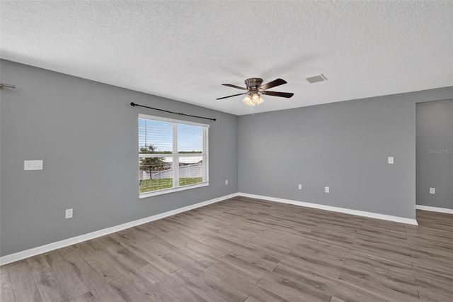 2465 BEGONIA STREET, Mascotte, FL 34753