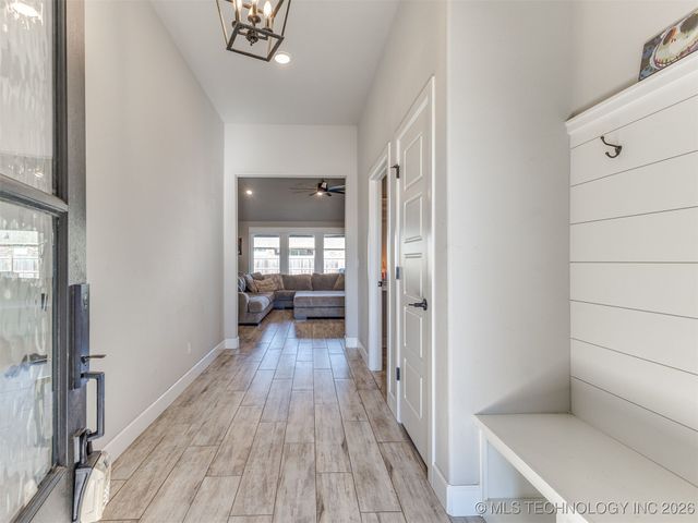 27605 E 108th Place S, Coweta, OK 74429