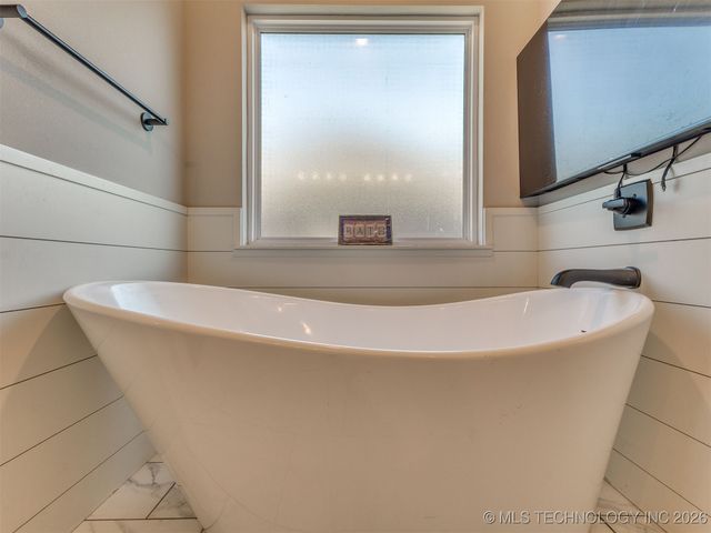 27605 E 108th Place S, Coweta, OK 74429