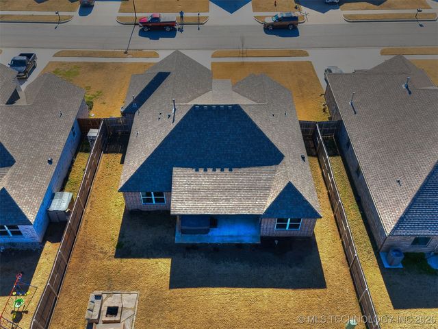 27605 E 108th Place S, Coweta, OK 74429