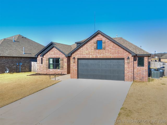 27605 E 108th Place S, Coweta, OK 74429