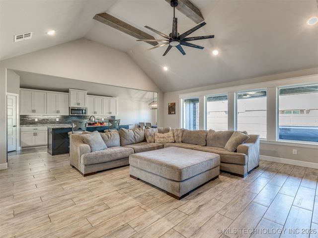 27605 E 108th Place S, Coweta, OK 74429