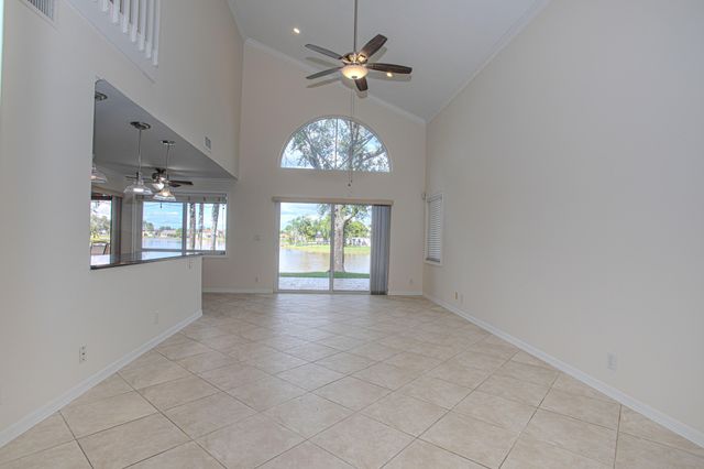 19921 NW 4th Street, Pembroke Pines, FL 33029