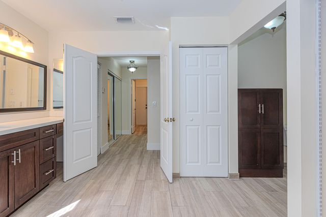 19921 NW 4th Street, Pembroke Pines, FL 33029