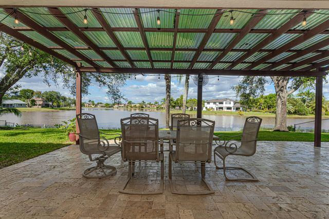 19921 NW 4th Street, Pembroke Pines, FL 33029