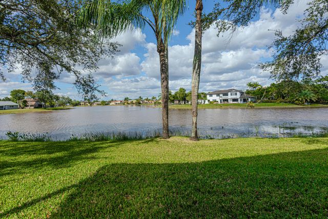 19921 NW 4th Street, Pembroke Pines, FL 33029