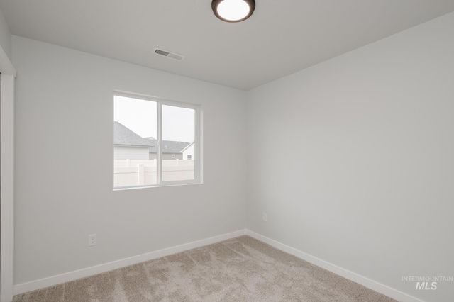 7095 E Shields Dr, Nampa, ID 83687