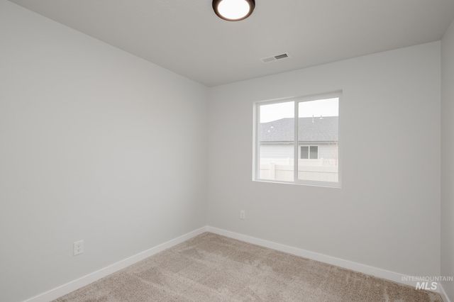 7095 E Shields Dr, Nampa, ID 83687