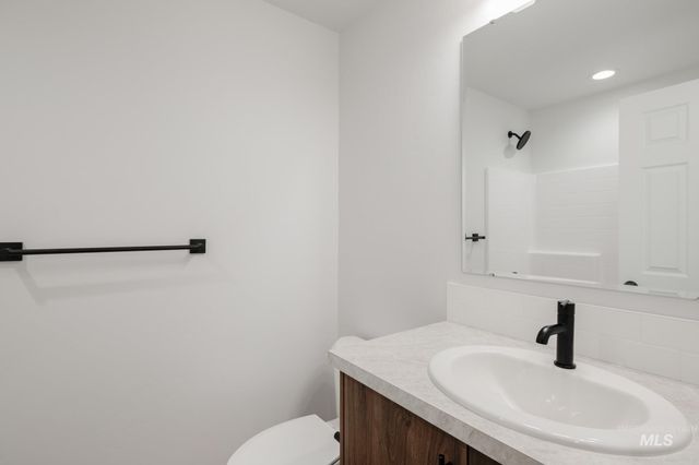 7095 E Shields Dr, Nampa, ID 83687