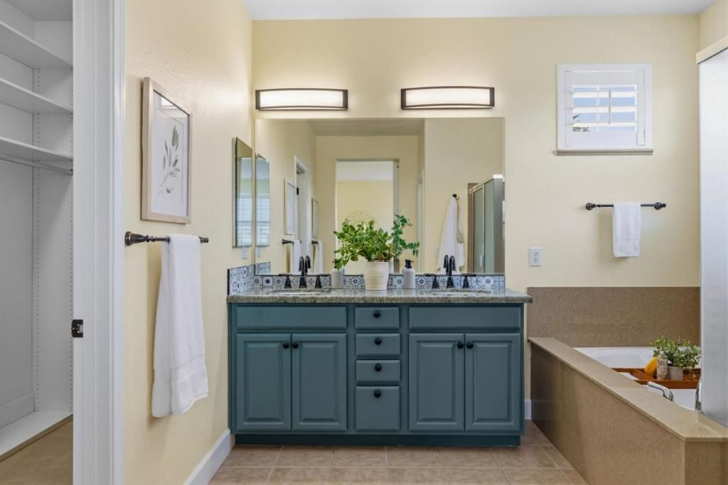 Image 13 of property listing at 4305 Peninsula Point Drive, Seaside, CA 93955