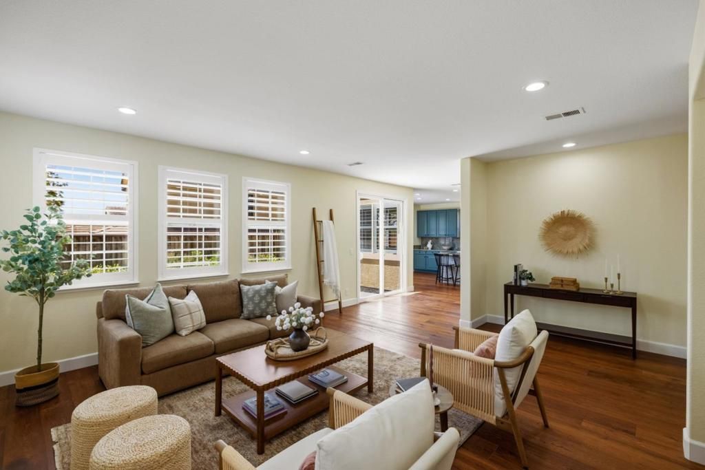 Image 6 of property listing at 4305 Peninsula Point Drive, Seaside, CA 93955
