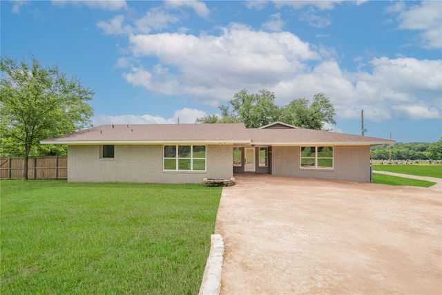 812 E 1st, Hughes Springs, TX 75656