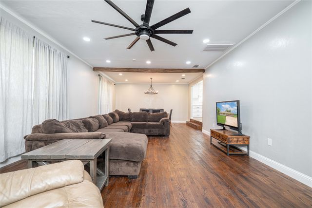 812 E 1st, Hughes Springs, TX 75656
