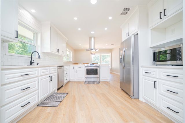 812 E 1st, Hughes Springs, TX 75656