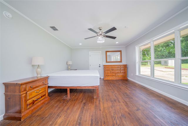 812 E 1st, Hughes Springs, TX 75656
