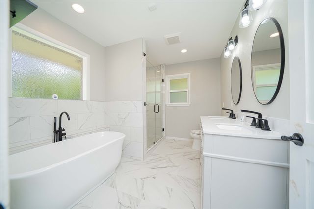 812 E 1st, Hughes Springs, TX 75656