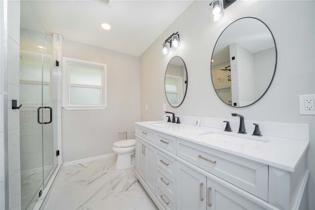 812 E 1st, Hughes Springs, TX 75656