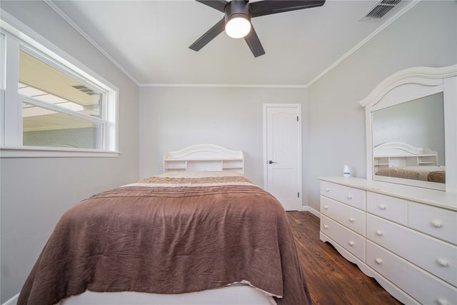 812 E 1st, Hughes Springs, TX 75656