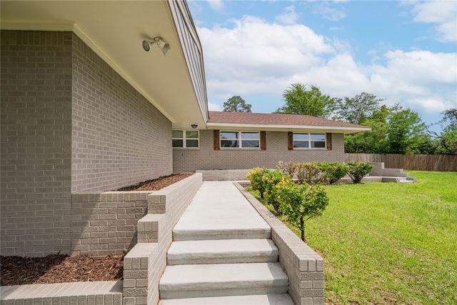 812 E 1st, Hughes Springs, TX 75656