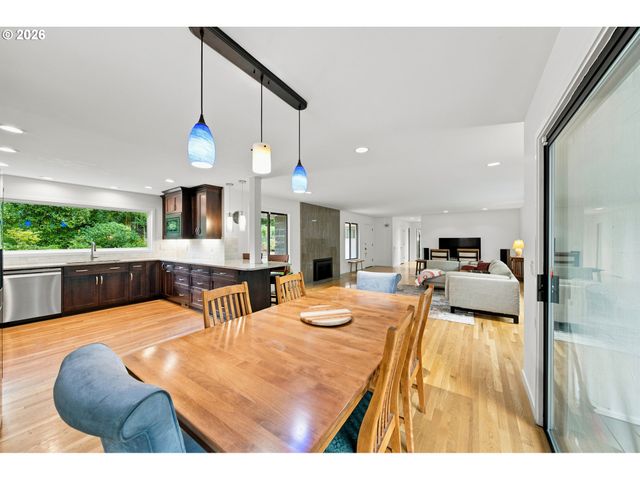 1111 Sw CORONADO St, Portland, OR 97219