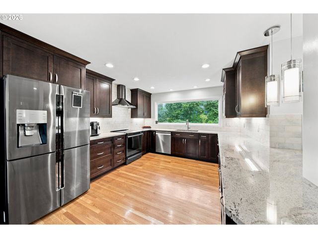 1111 Sw CORONADO St, Portland, OR 97219
