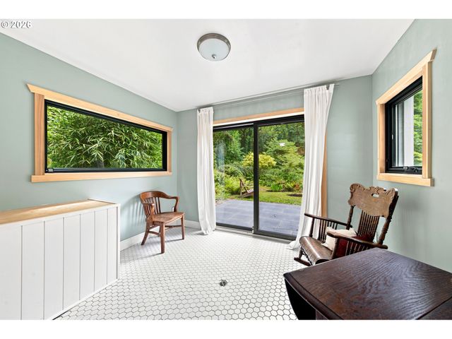 1111 Sw CORONADO St, Portland, OR 97219