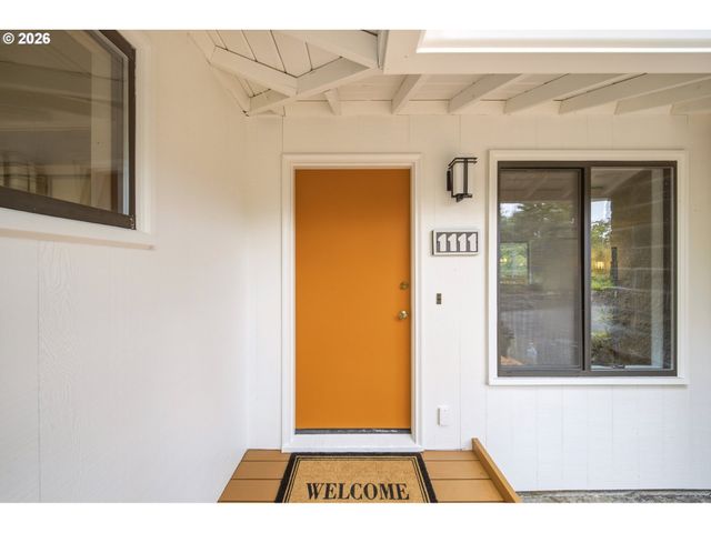 1111 Sw CORONADO St, Portland, OR 97219