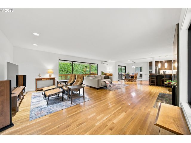 1111 Sw CORONADO St, Portland, OR 97219