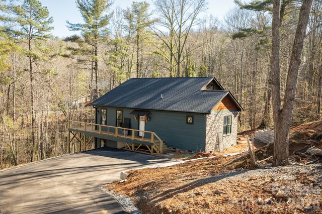 22 Deep Woods Road, Weaverville, NC 28787