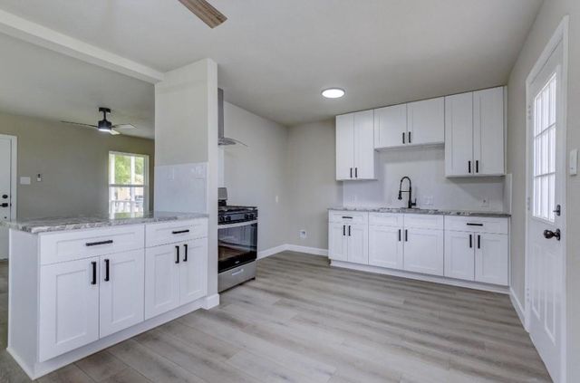 1109 13th Street N, Texas City, TX 77590