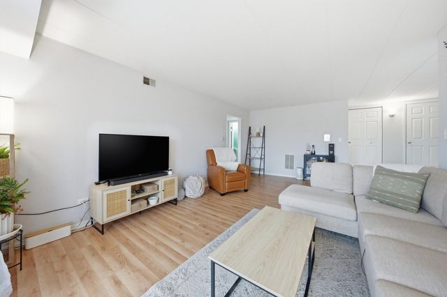 4955 134th Place 2D, Crestwood, IL 60418