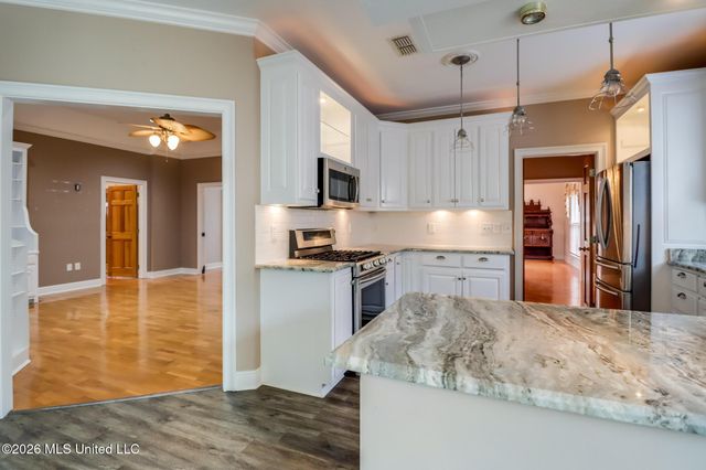 2575 Rue Palafox, Biloxi, MS 39531