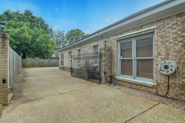 2575 Rue Palafox, Biloxi, MS 39531