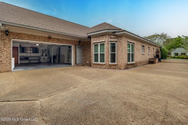 2575 Rue Palafox, Biloxi, MS 39531