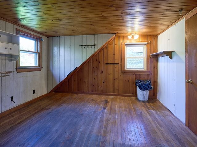 25 Stoneham Rd, Worcester, MA 01604