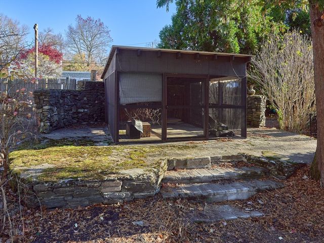 25 Stoneham Rd, Worcester, MA 01604