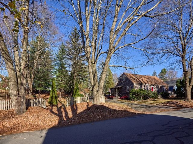 25 Stoneham Rd, Worcester, MA 01604