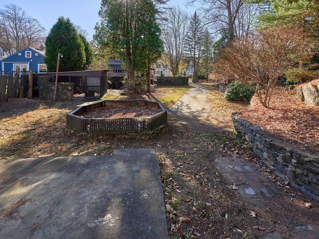 25 Stoneham Rd, Worcester, MA 01604