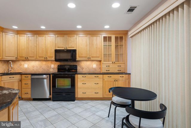 11733 INDIAN RIDGE RD, Reston, VA 20191