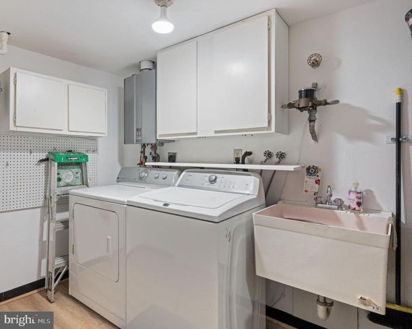 11733 INDIAN RIDGE RD, Reston, VA 20191