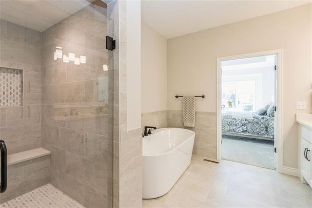 11423 S Waterford Drive, Olathe, KS 66061