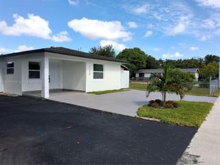 1125 NW 27th Avenue, Fort Lauderdale, FL 33311
