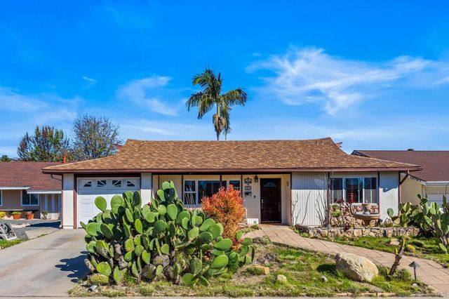 1914 Golden Circle Dr, Escondido, CA 92026