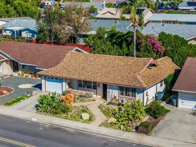 1914 Golden Circle Dr, Escondido, CA 92026