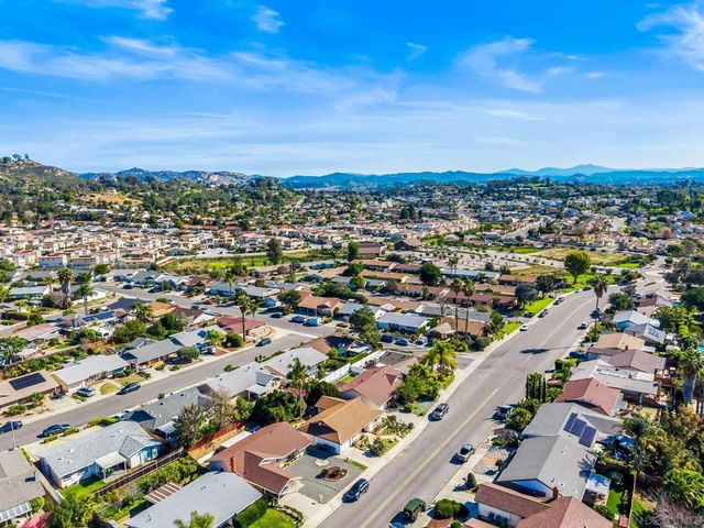 1914 Golden Circle Dr, Escondido, CA 92026