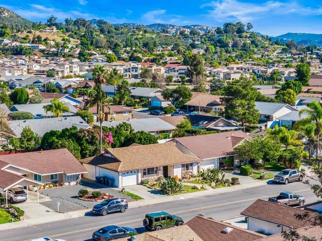 1914 Golden Circle Dr, Escondido, CA 92026