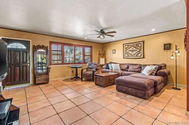 1914 Golden Circle Dr, Escondido, CA 92026